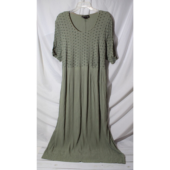 Jacque & Koko Green Crinkle Floral Embroidered Maxi Dress Women's 26 Pockets SS - Picture 1 of 10